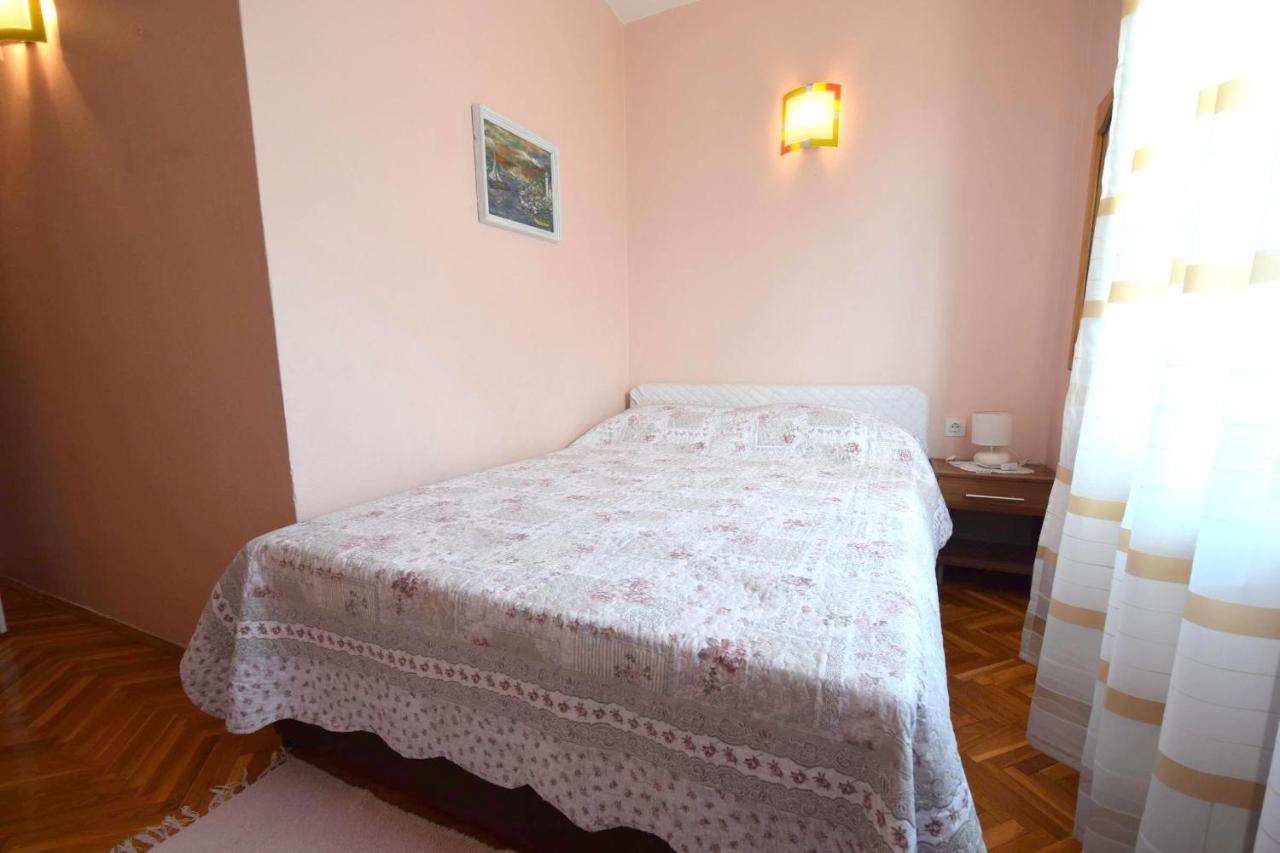 Apartment Mila Malinska Buitenkant foto